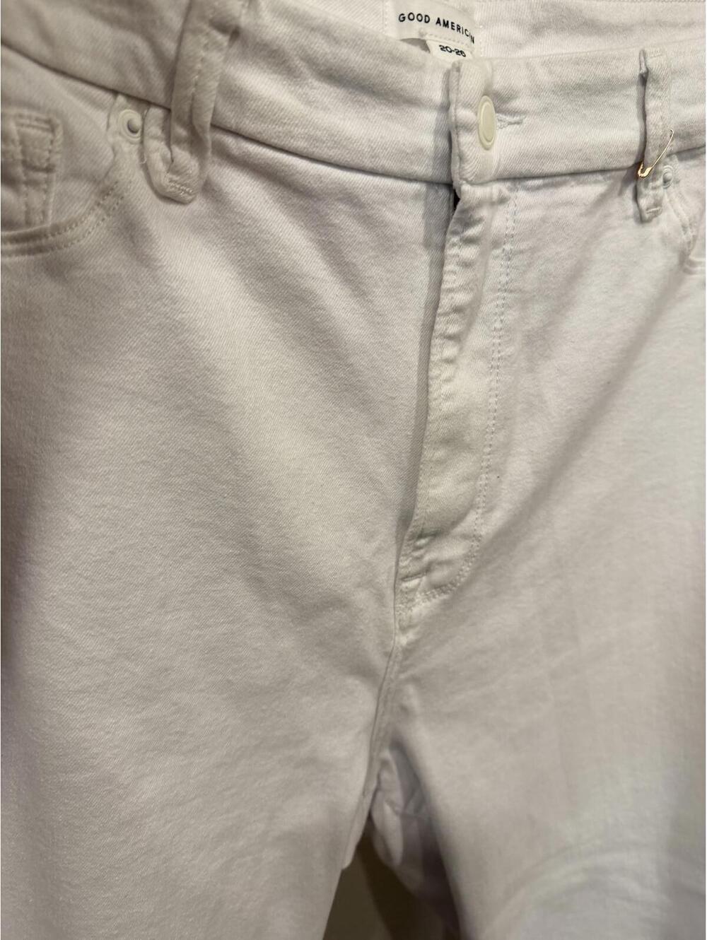 #65 GOOD AMERICAN SZ. 20-26 Cropped White Jeans NWT - Picture 8 of 9